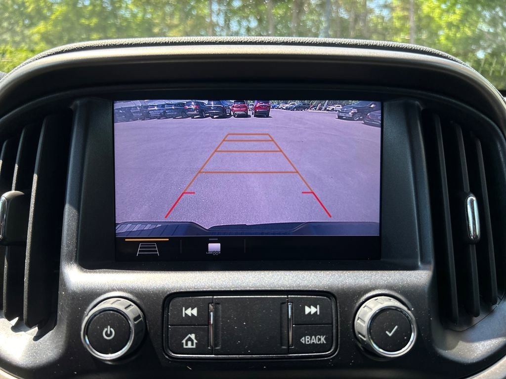 Used 2022 Black Chevrolet Z71 image 38