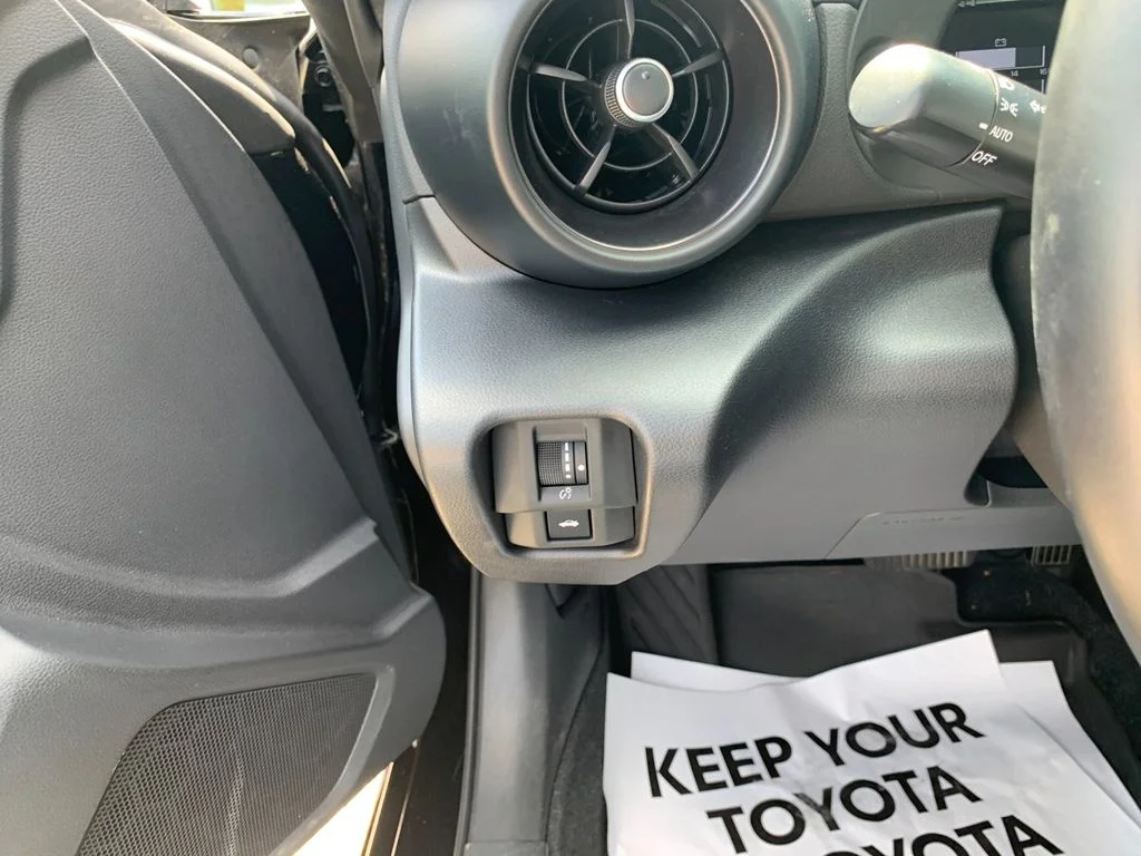 Used 2023  Toyota Base image 26