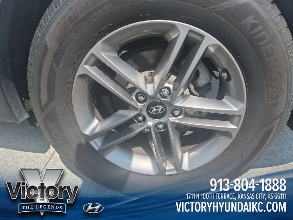 Used 2017 Silver Hyundai 2.4 Base image 25