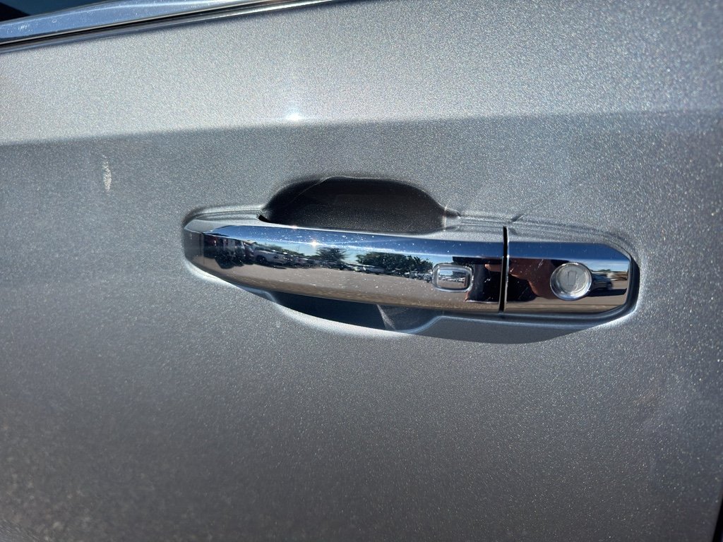 Used 2020 Satin Steel Metallic GMC Denali image 9