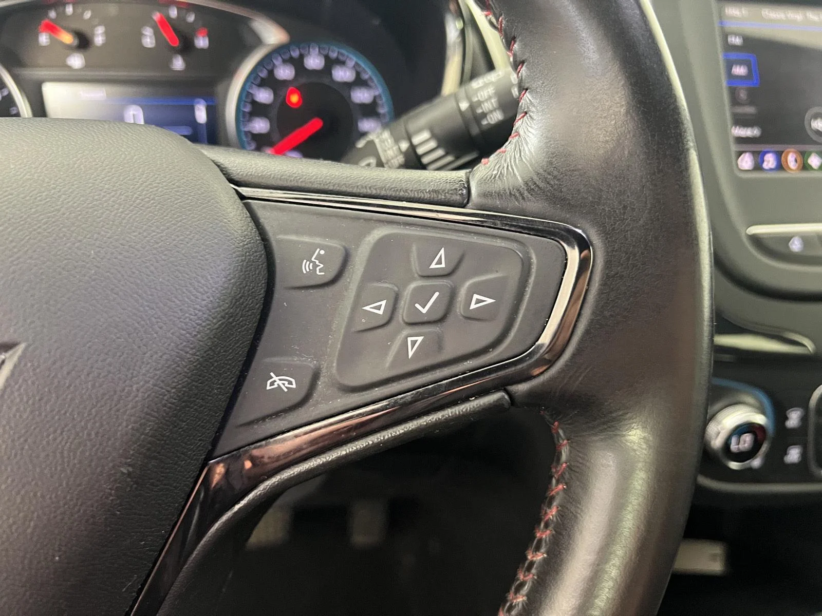 Used 2022 Blue Glow Metallic Chevrolet RS image 10