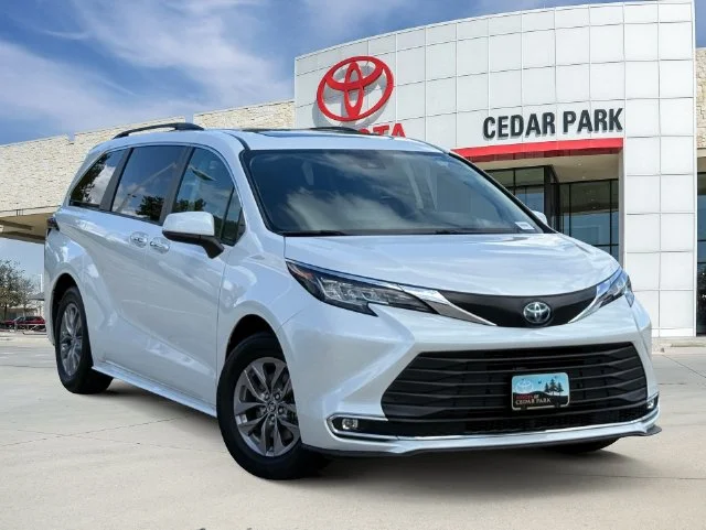2023 Toyota Sienna XLE