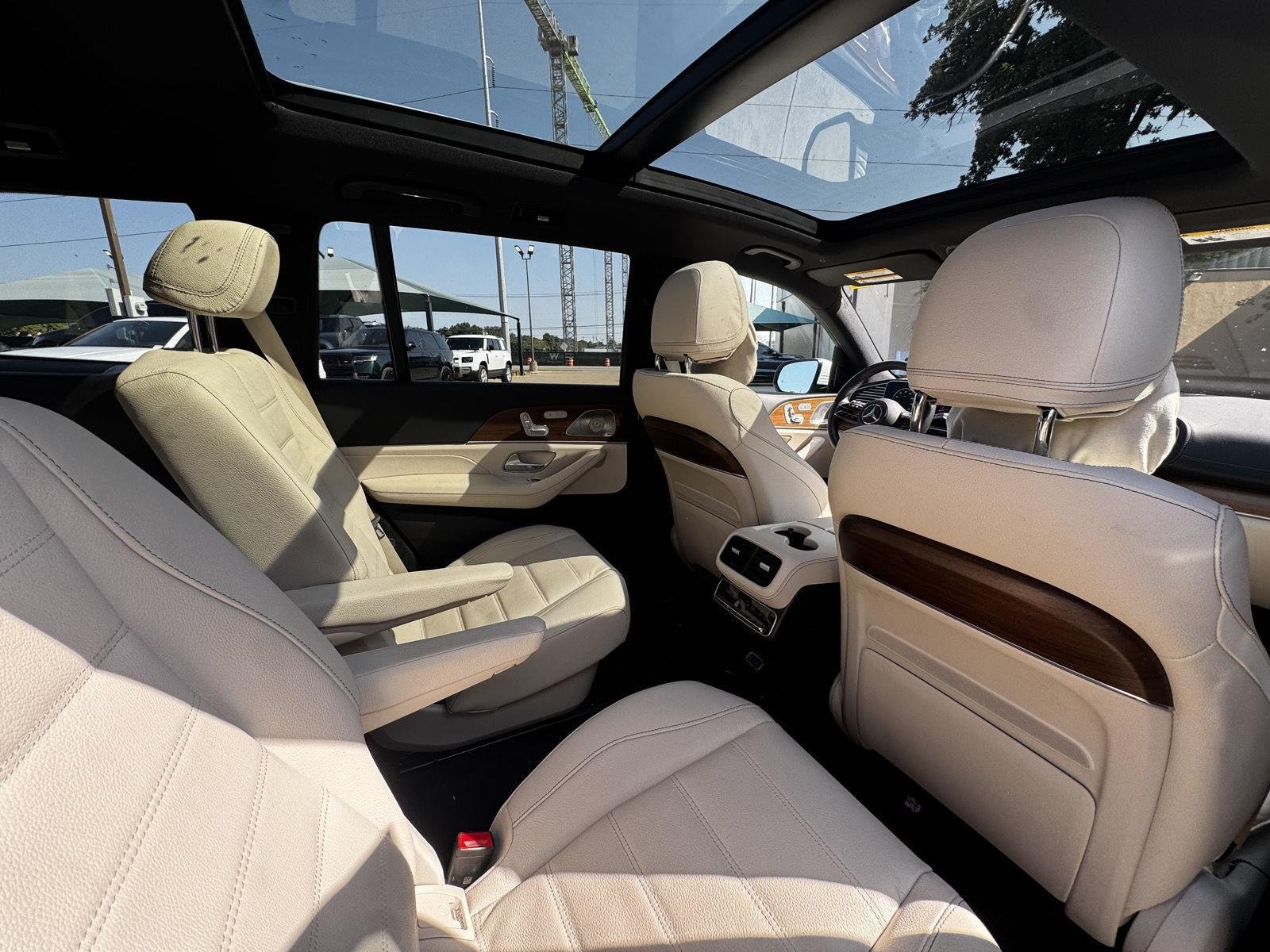 Used 2025 Moonlight White Metallic Mercedes-Benz GLS 450 4MATIC® image 20