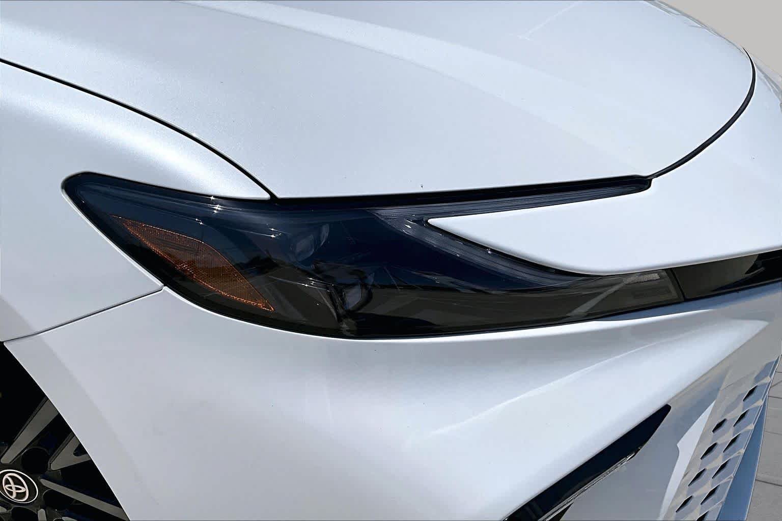 New 2026 Wind Chill Pearl with Midnight Black Metallic roof Toyota XSE image 13