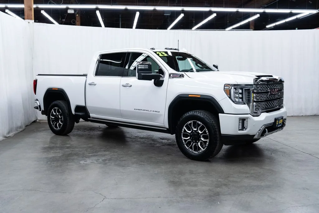 2023 GMC Sierra 4WD Crew Cab Standard Box Denali's photo