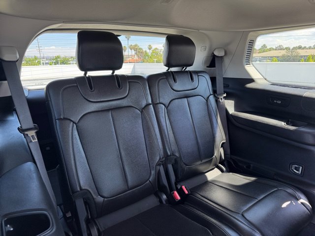 Used 2023 Rocky Mountain Pearlcoat Jeep Limited image 20