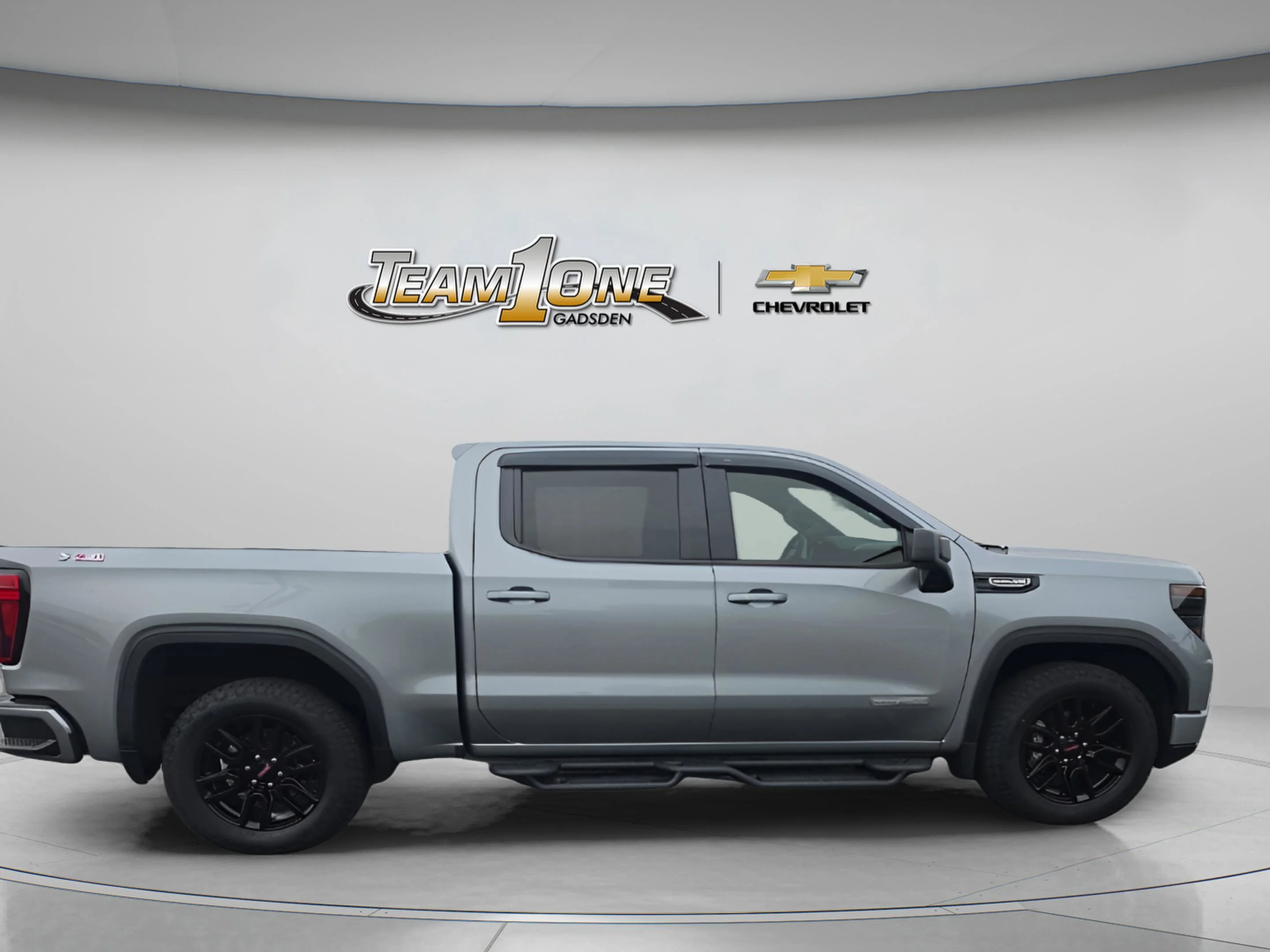 Used 2025 Sterling Metallic GMC Elevation image 8