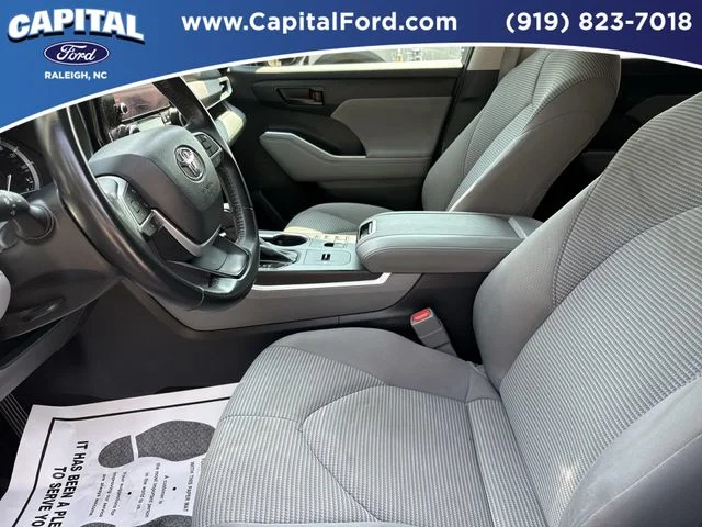 Used 2023 Silver Toyota LE image 19