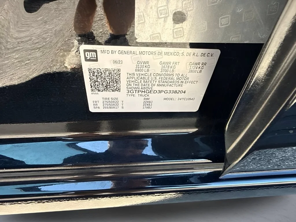 Used 2023 Onyx Black GMC Denali image 40