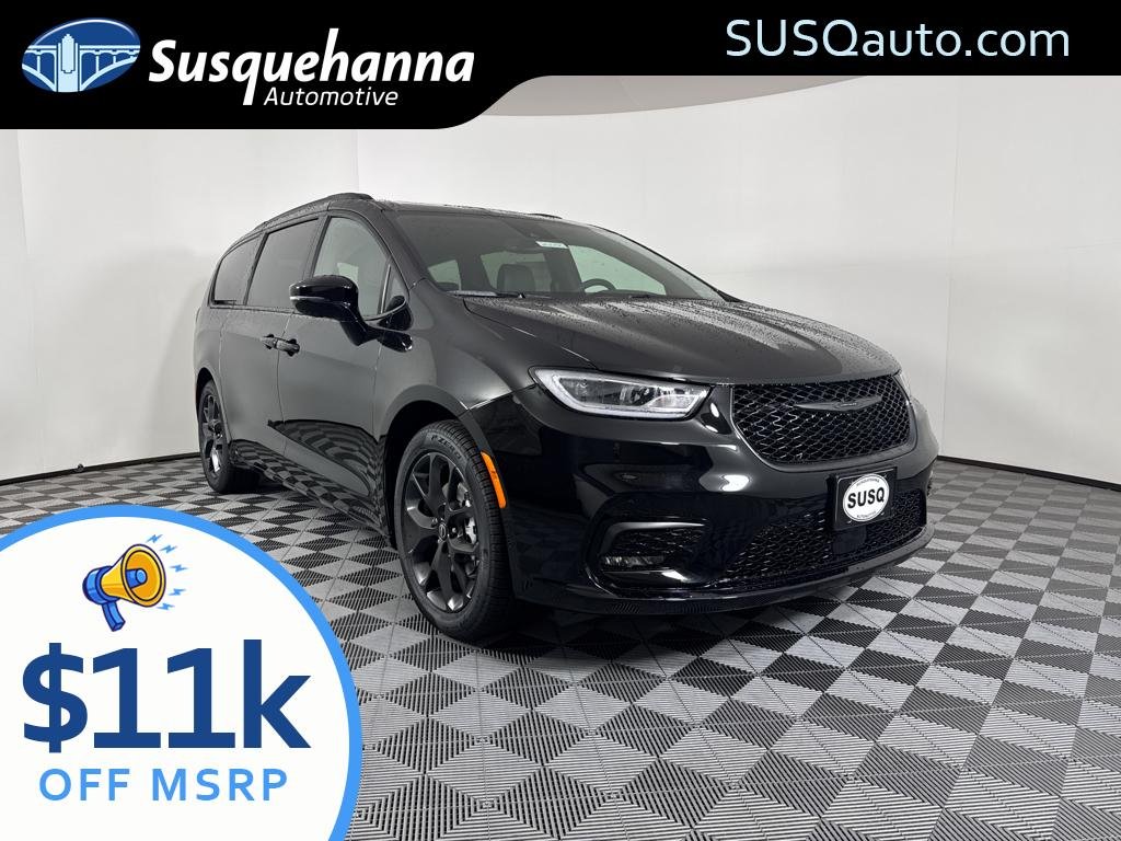 2026 Chrysler Pacifica Limited's photo