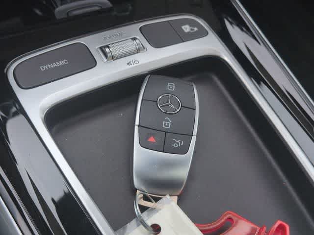 New 2026 Polar White Mercedes-Benz GLA 250 image 33