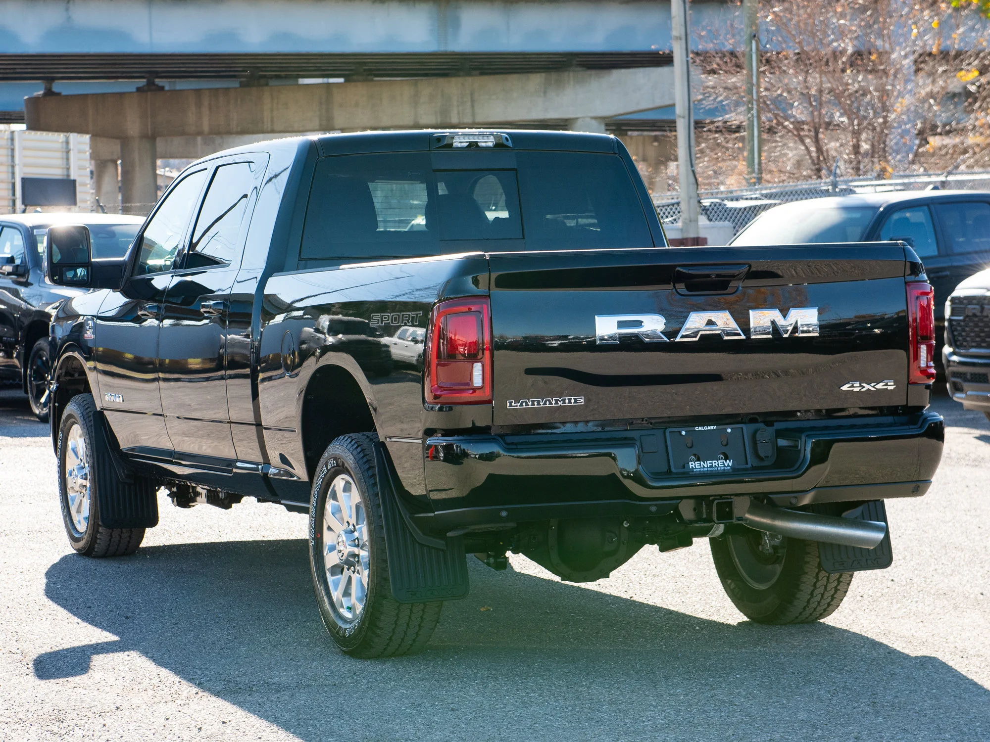 New 2027 Black RAM Laramie* Mega Cab 4x4, Sport Appearance Pkg, Sunroof, Heated/Ventilated Leather image 4