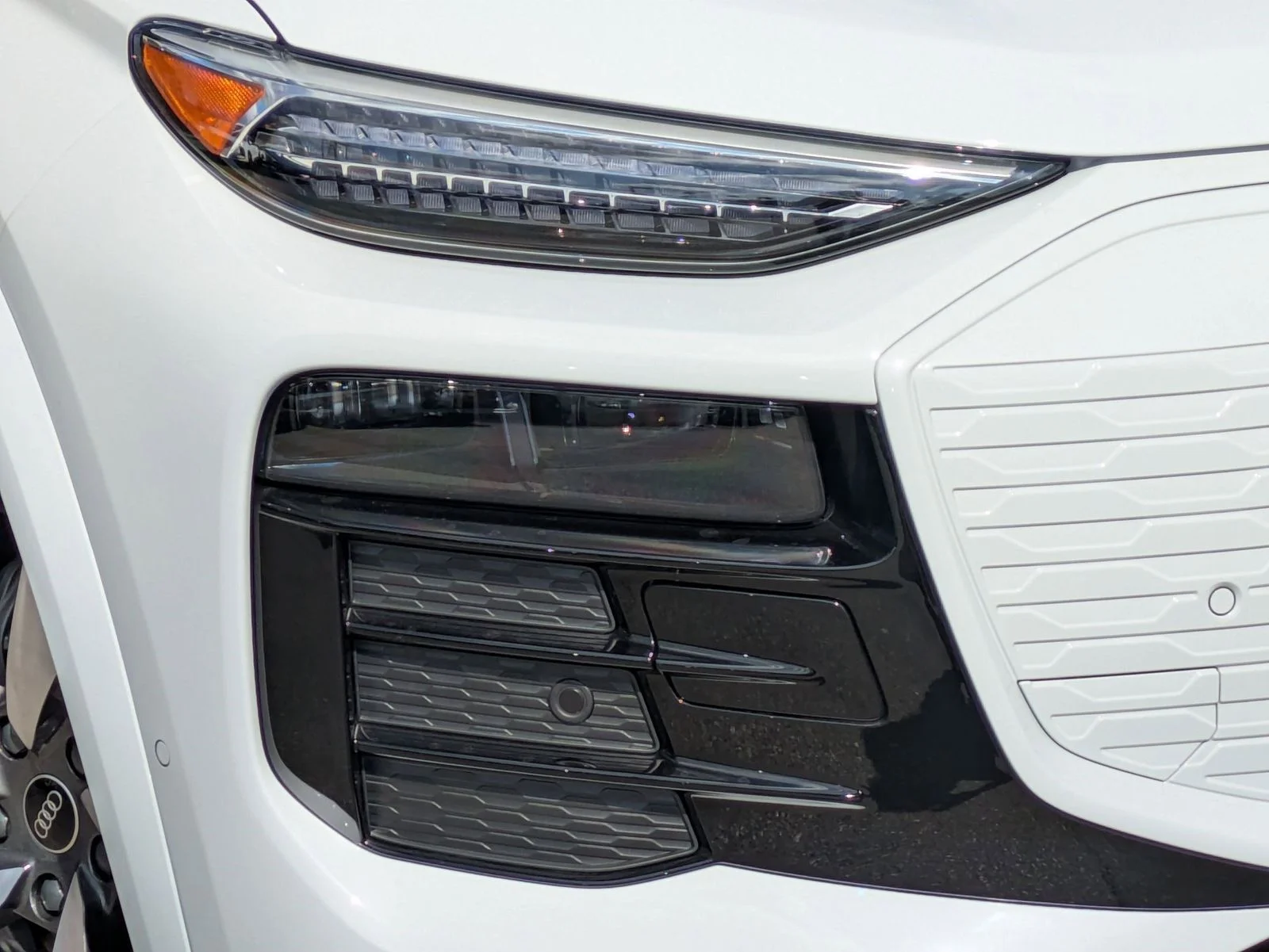 New 2025 White Audi Premium Plus image 16