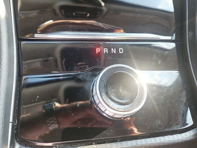 Used 2024 White Jeep Laredo image 32