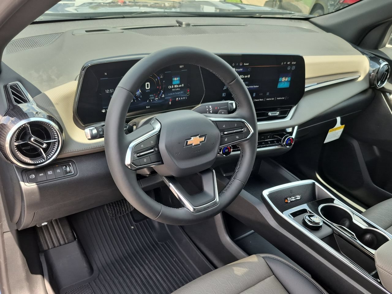 2027 Chevrolet Equinox LT - Photo 10