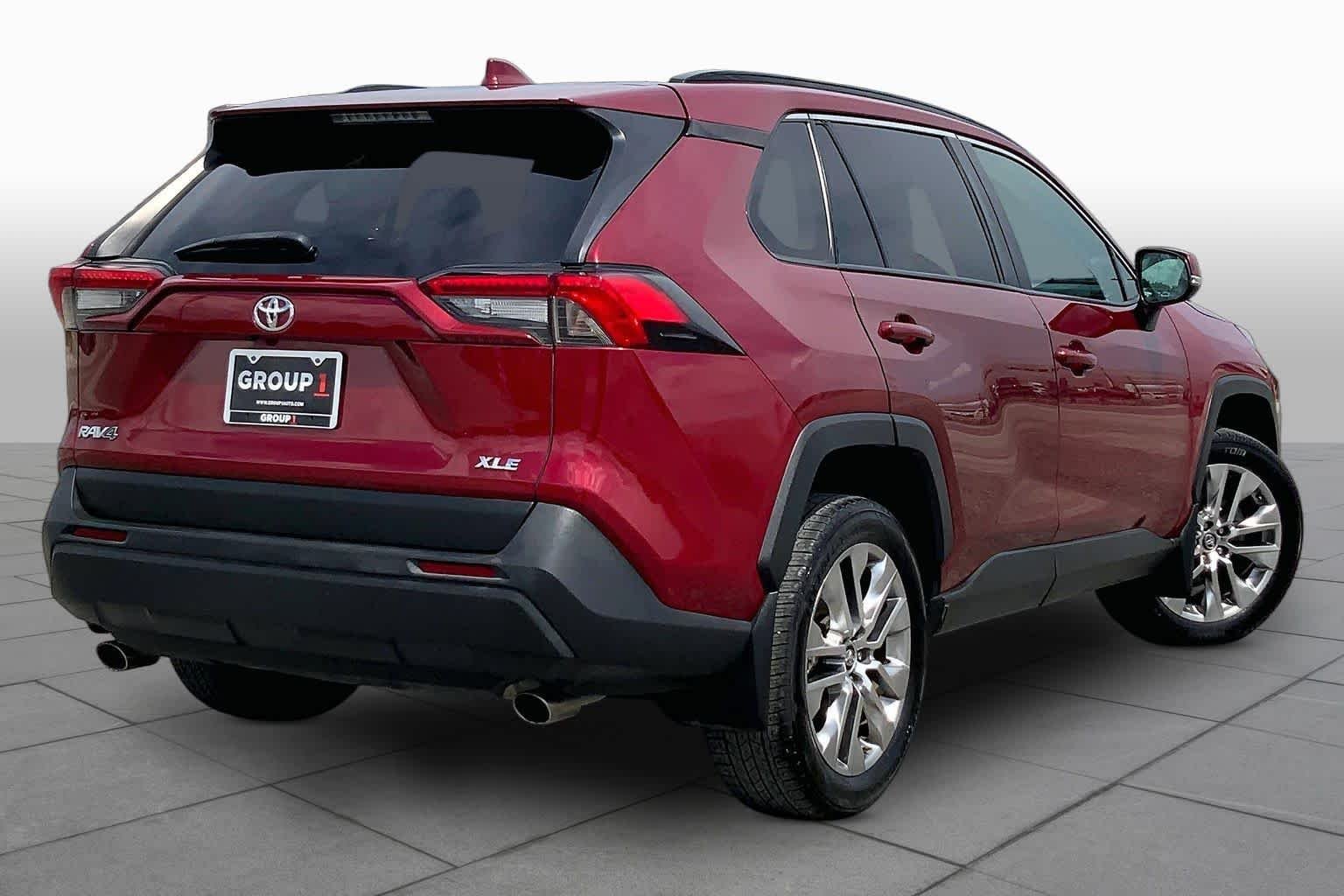 Used 2021 Ruby Flare Pearl Toyota XLE Premium image 13