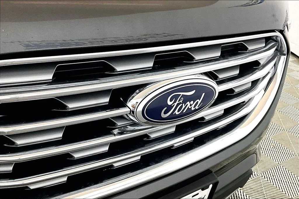 Certified Used 2020 Magnetic Ford SEL image 23