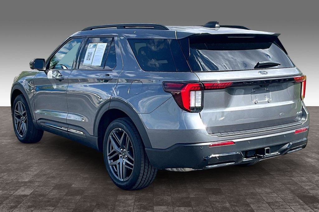 Used 2025 Gray Metallic Ford ST-Line image 26
