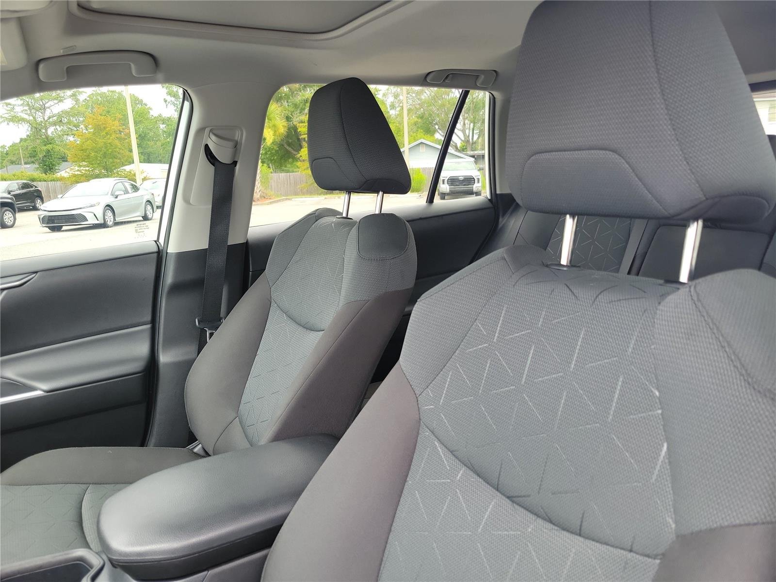 Used 2025 Ice Cap Toyota XLE image 22