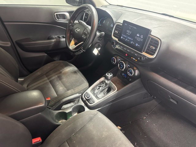 Used 2023 Green Hyundai SEL image 24