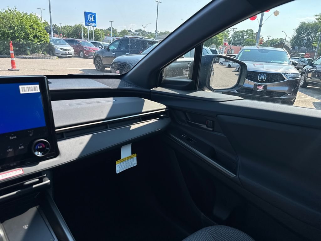 2026 Toyota bZ XLE - Photo 27
