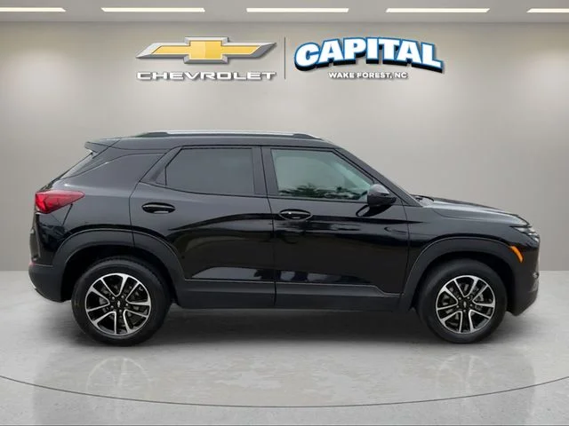 Used 2025 Black Chevrolet LT image 6