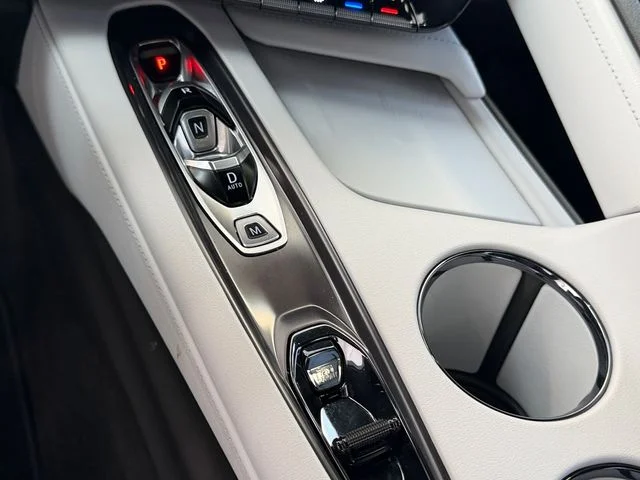 Used 2026 Silver Chevrolet Z06 image 18