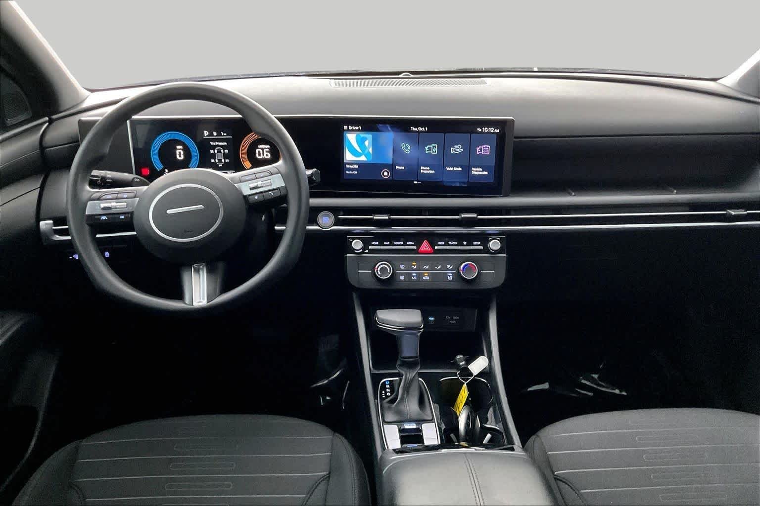 2025 Hyundai Santa Cruz SE - Photo 16