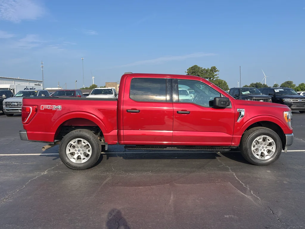 Certified Used 2022 Rapid Red Metallic Tinted Clearcoat Ford XLT image 4