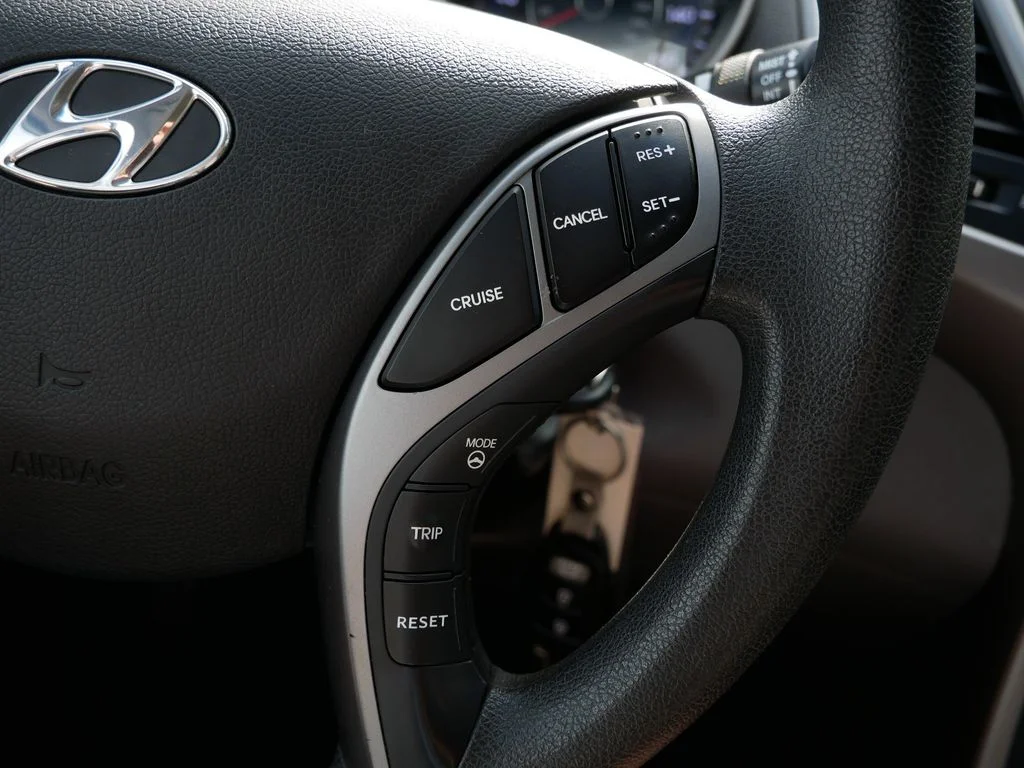 Used 2014 Gray Hyundai SE image 18