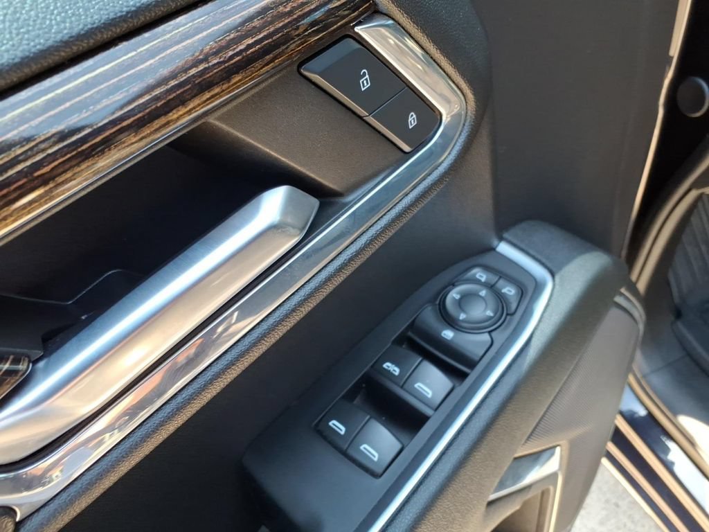 Used 2024 Titanium Rush Metallic GMC Elevation image 16