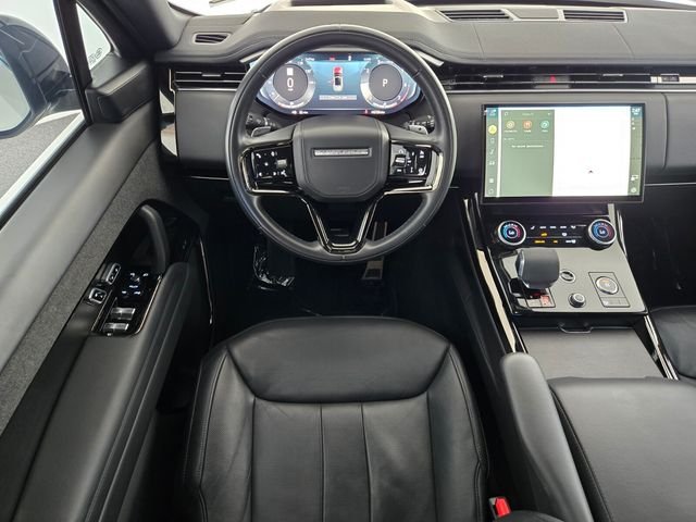 Used 2023 White Land Rover SE Dynamic image 12