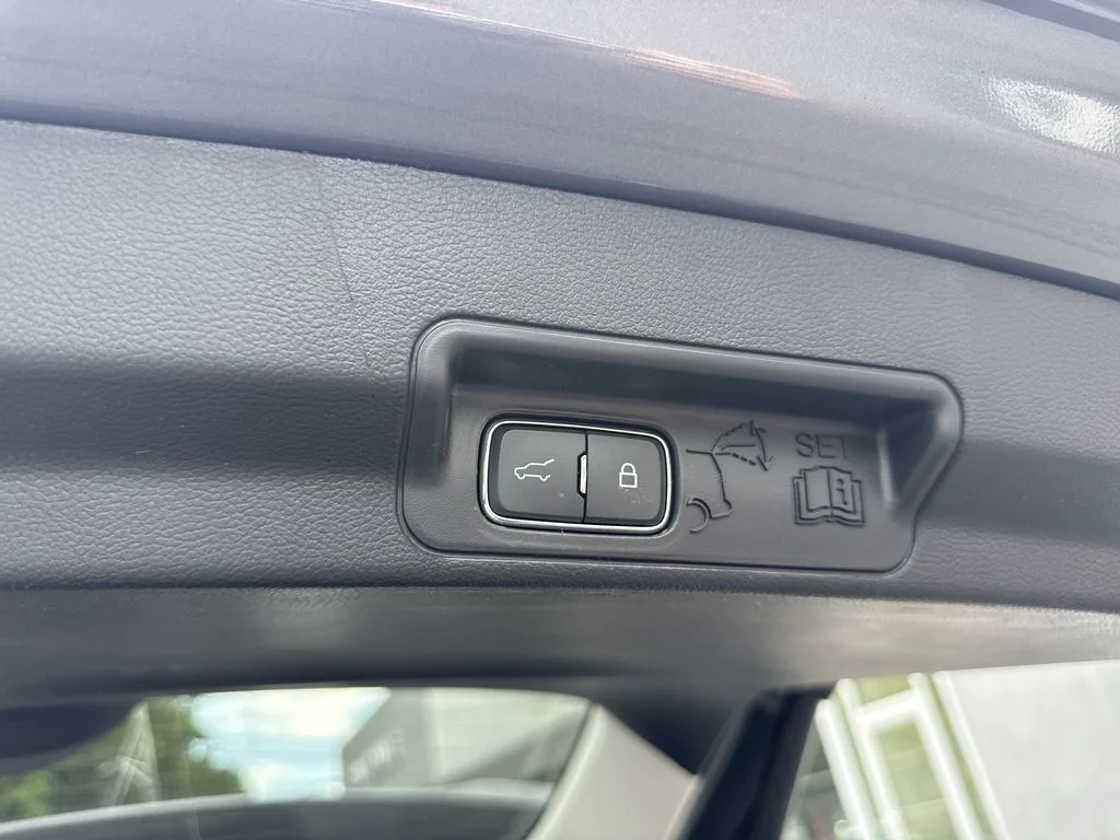 Used 2025 Carbonized Gray Metallic Ford Active image 33