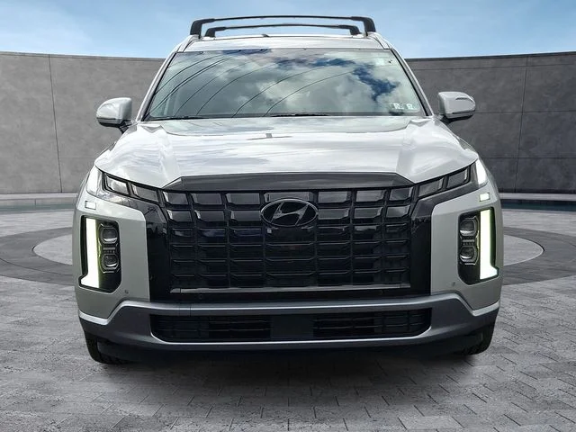 Used 2024 Silver Hyundai SEL image 3