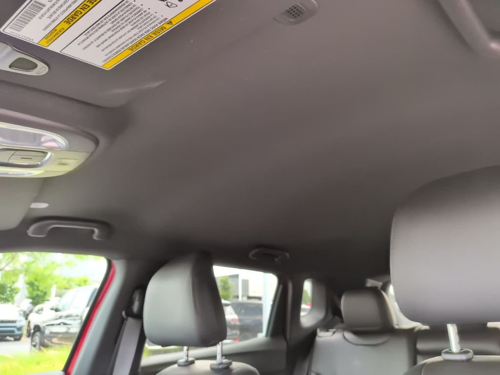 New 2026 Red Hot Pearl-Coat Exterior Paint Jeep Limited image 24