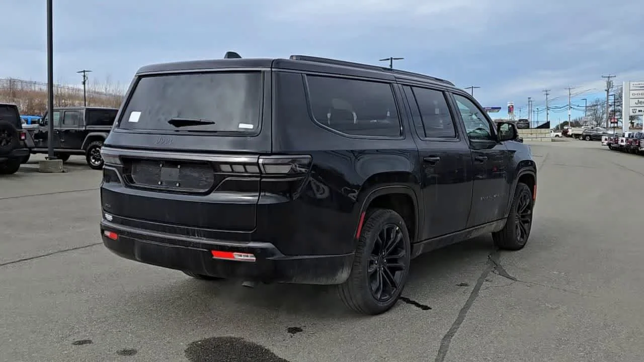 New 2026 High Gloss Black Exterior Paint Jeep Summit Obsidian image 8