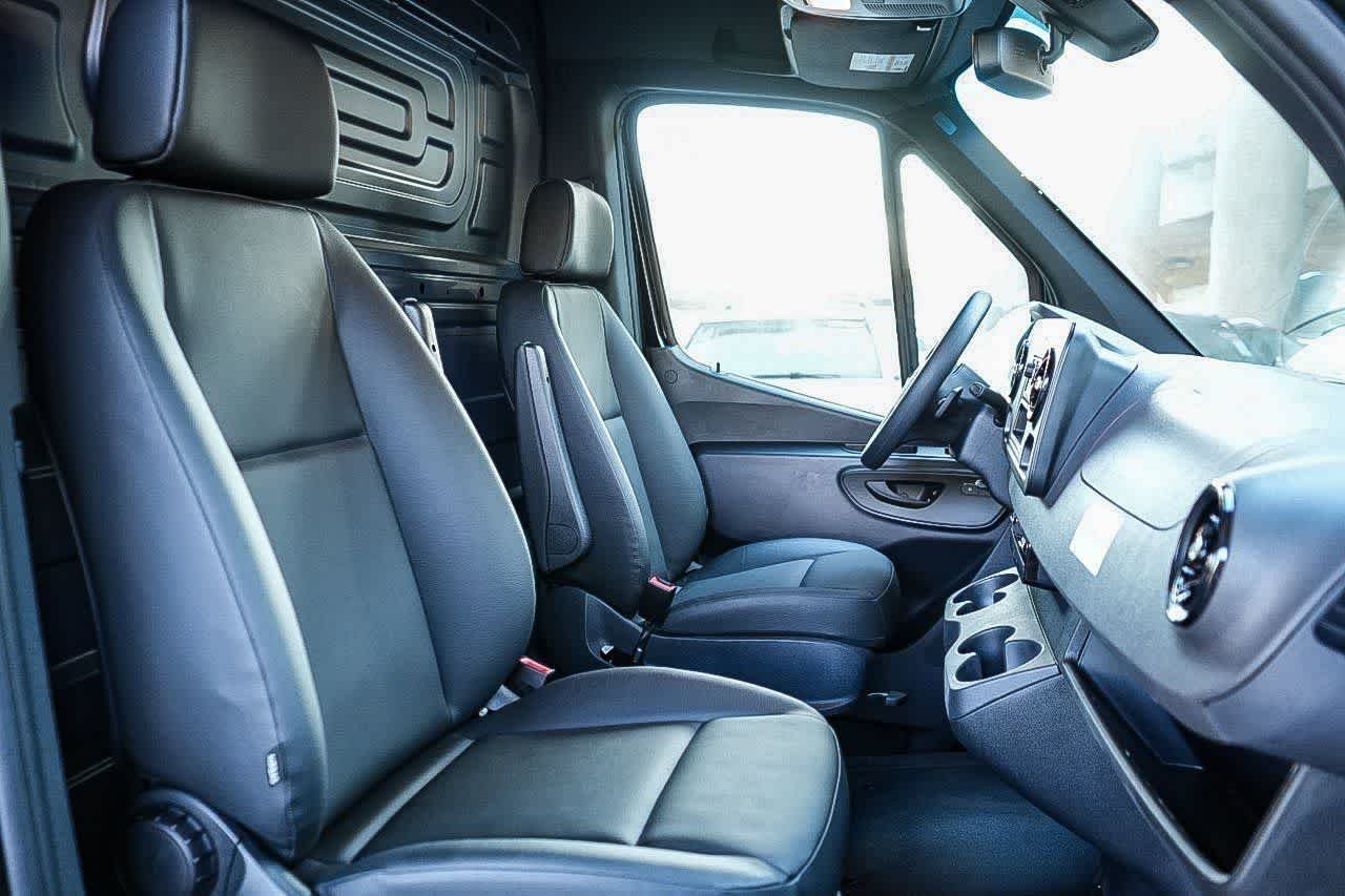 New 2024 Jet Black Mercedes-Benz Cargo 170WB High Roof Super Single RWD 2.0L I4 Die image 15