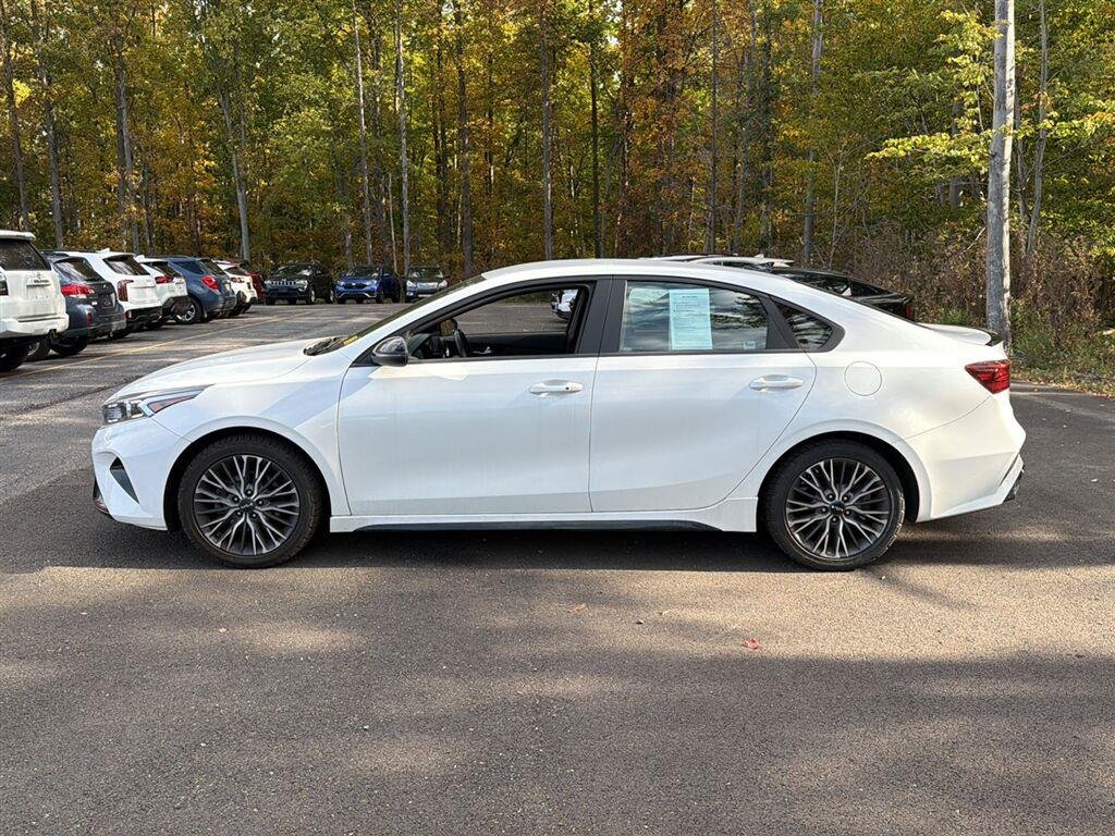 Used 2023 Snow White Pearl Kia GT-Line image 11