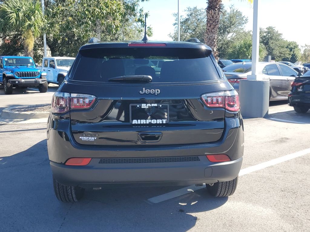 Used 2026 Black Jeep Latitude image 6