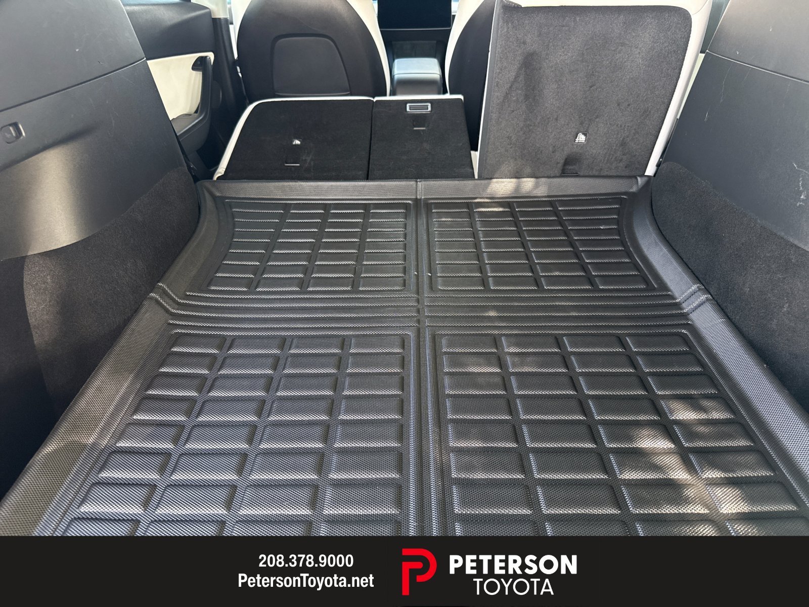Used 2022  Tesla Performance image 14