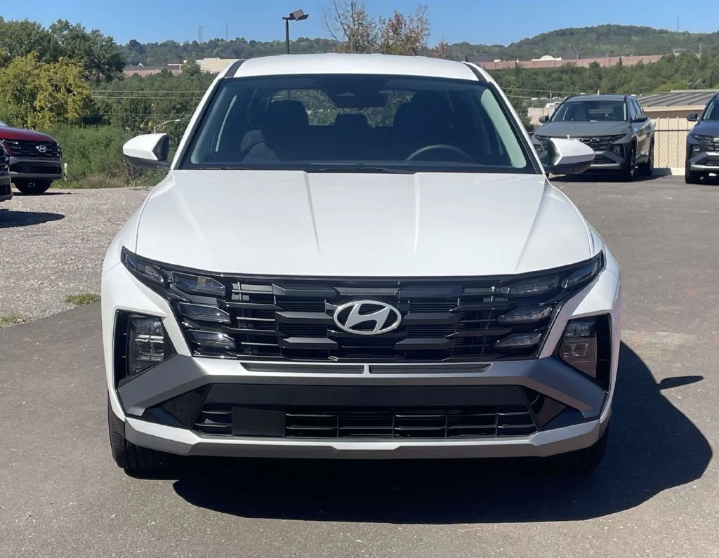 New 2026 White Hyundai SE image 8