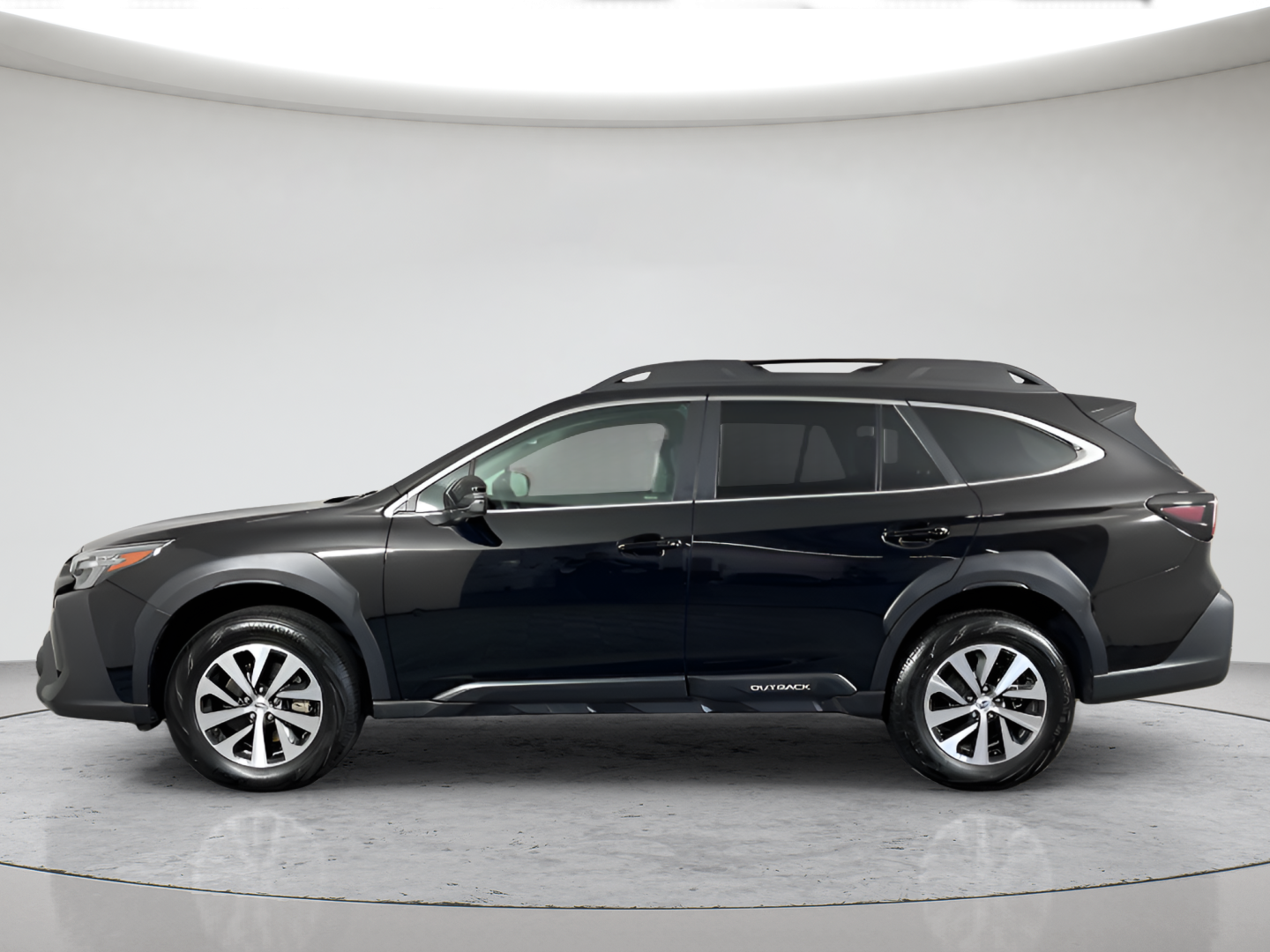 Used 2023 Crystal Black Silica Subaru Premium image 8