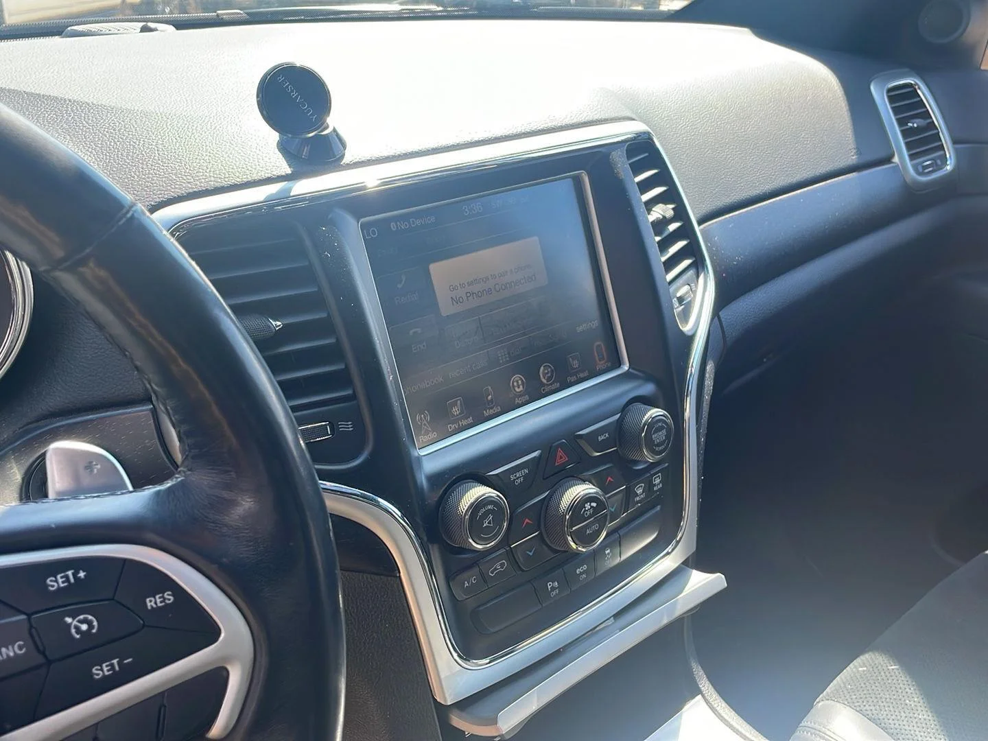 Used 2015 Gray Jeep Altitude image 11
