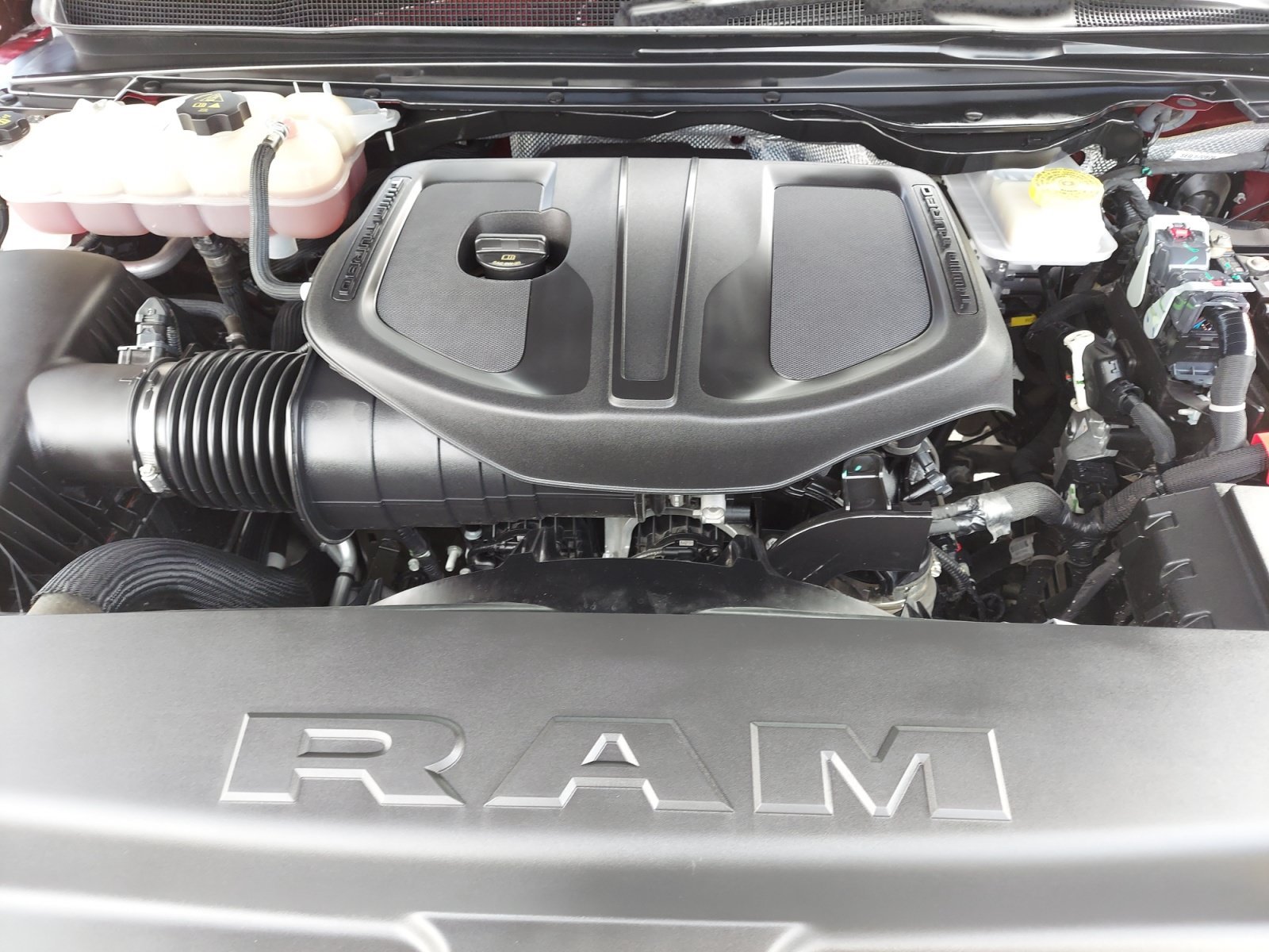 Used 2025 Delmonico Red Pearlcoat Ram Laramie image 31