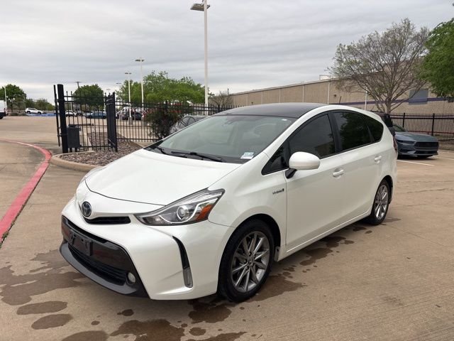 2015 Toyota Prius v Five