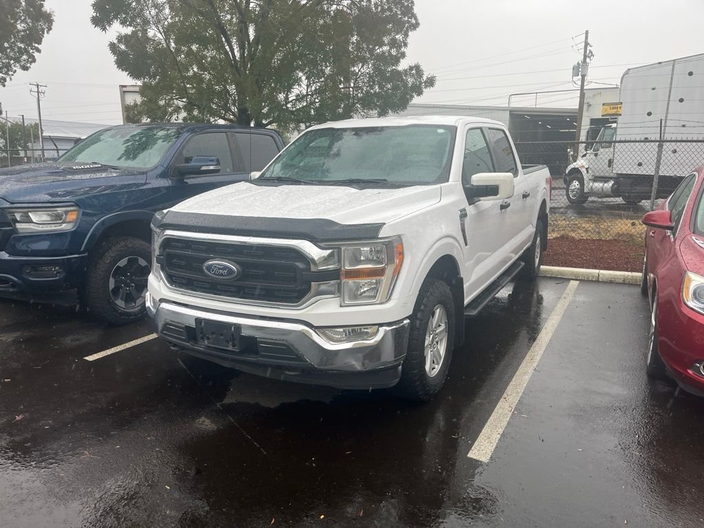 Used 2021  Ford XLT image 2
