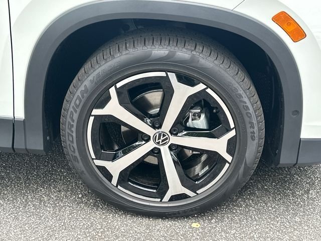 New 2026 Pure White Volkswagen 2.0T SE image 12