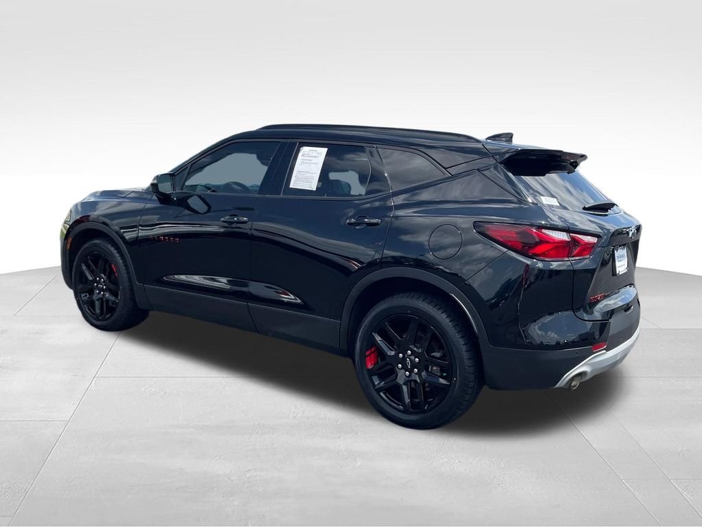 Used 2022 Black Chevrolet LT image 3