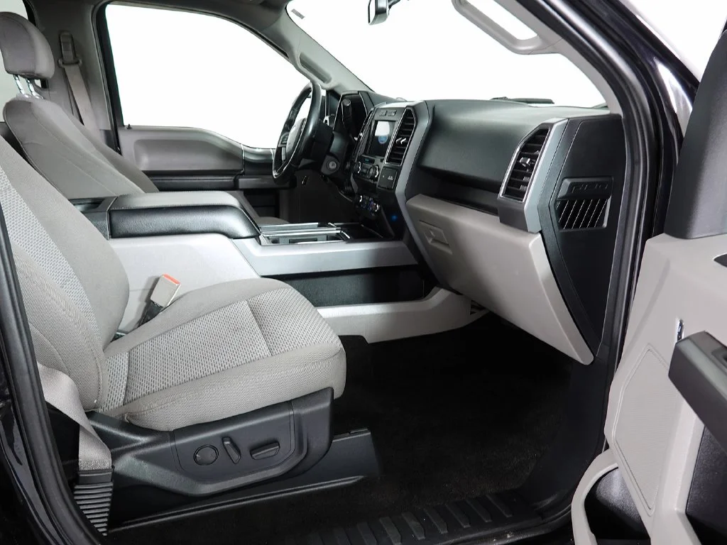 Used 2019 Black Ford XLT image 13