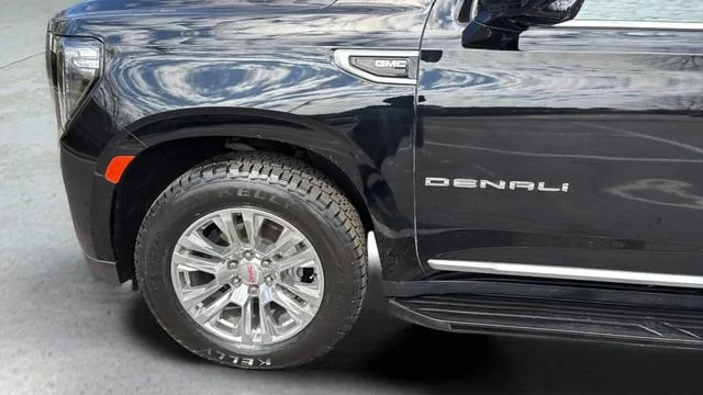 Used 2024 Onyx Black GMC Denali image 33